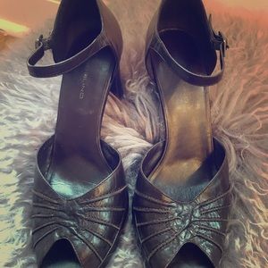 Vintage Bandolino heels  with ankle strap